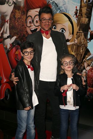 פיטר אנדרה עם שני ילדיו הנסיכה טיאמי קריסטל אסתר אנדרה וג'וניור סבבה אנדריאס אנדרה משתתפים בהקרנת גאלה VIP של