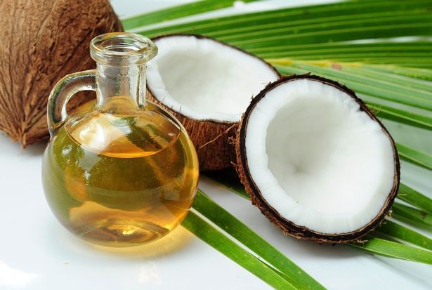 kokosový olej môže pomôcť s čistými vlasmi a vši
