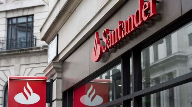 Santander urobí budúci týždeň veľké zmeny vo všetkých poplatkoch za prečerpanie - podľa správy zistí, že účtuje poplatky 7,5 -krát VIAC ako pôžička pred výplatou