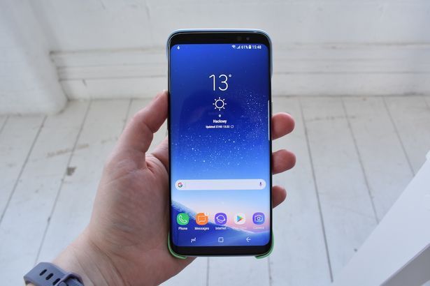 Samsung revela tela de smartphone 'inquebrável