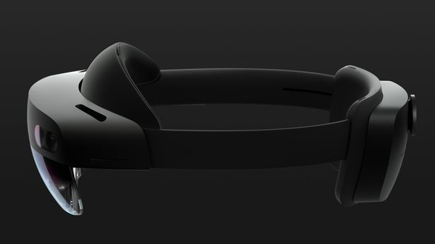 „Microsoft“ pristato „HoloLens 2“ mišrios realybės ausines su patrauklia kaina